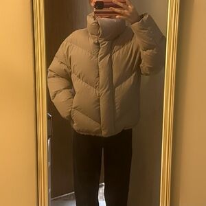 aritzia wilfred cloud puff in basil green